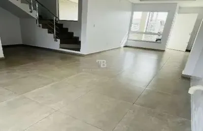 Sobrado novo com 2 suítes e 2 vagas à venda no bairro desbravador
