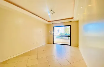 Apartamento semimobiliado com 2 quartos e sacada à venda no centro de chapecó