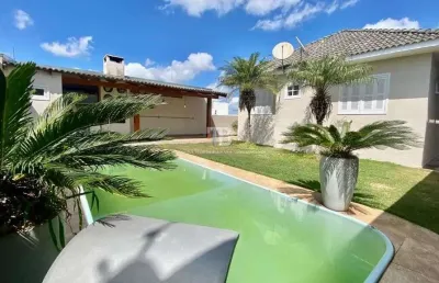 Casa térrea com piscina e semi mobiliada, no passo dos fortes