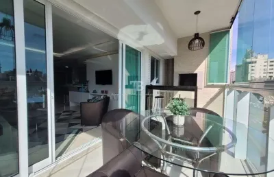 Apartamento semimobiliado à venda com 3 quartos e 2 vagas no centro