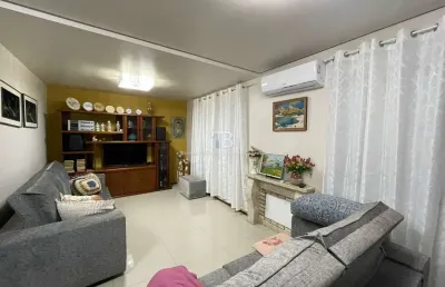 Casa ampla com 2 suítes em ótima localização - presidente médici