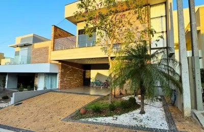 Belíssimo sobrado com detalhes únicos no condomínio santa mônica 1