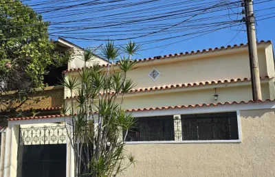 Casa com 3 quartos para alugar na Rua Conde de Rezende, 103, Bento Ribeiro, Rio de Janeiro