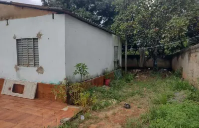 Lote com casa de 2 quartos no jardim riviera em aparecida de goiânia