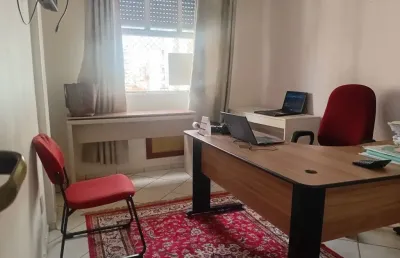 Apartamento (direto com proprietário) na ponta da praia 03 dormitórios, sendo 1 suíte - com garagem demarcada