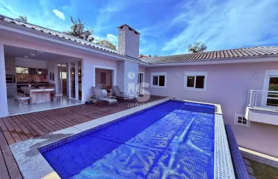 Casa em bonsucesso em um excelente condomínio de fácil acesso