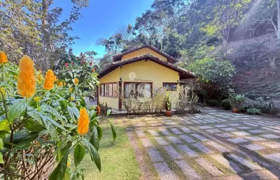 Casa em secretário com uma vista de tirar o fôlego, dentro de condomínio