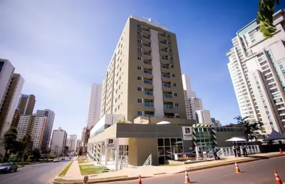 Águas claras, mobiliado e decorado. 3 quartos sendo 2 suítes e 2 vagas