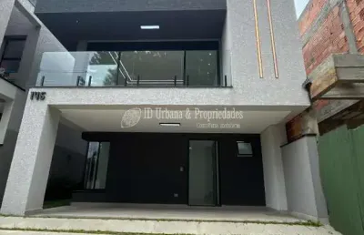 Casa em condomínio com 190 m², 4 quartos sendo 1 suíte à venda no bairro santa cândida.