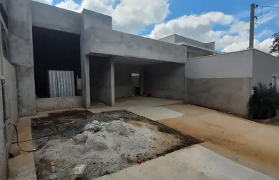 Casa em condomínio – 3 suítes | conceito aberto | piscina | em fase final de acabamento