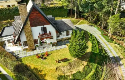 Casa em condomínio fechado com 3 quartos à venda na c, 777, jardim véu da noiva, campos do jordão por r$ 2.900.000