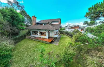 Casa com 3 quartos à venda na doutor emilio lang junior, 77, jardim do embaixador, campos do jordão por r$ 1.700.000