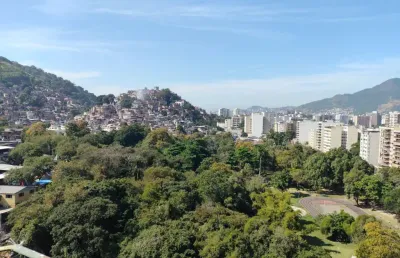 Apartamento com planta ampla e vista livre, ao lado do antigo jardim zoológico