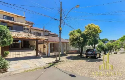 Casa com 3 quartos à venda na rua doutor egydio michaelsen, 62, cavalhada, porto alegre por r$ 680.000