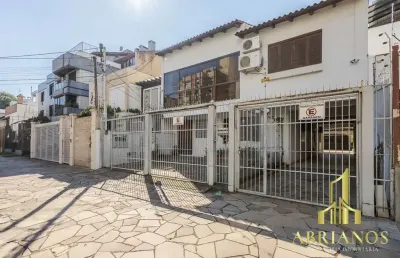 Casa com 6 quartos à venda na rua luzitana, 1938, higienópolis, porto alegre por r$ 1.380.000