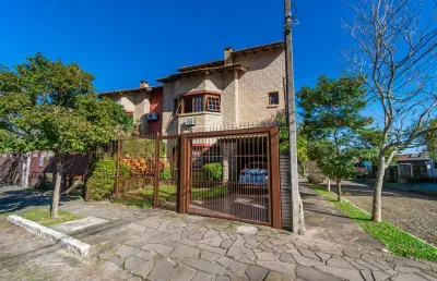 Casa com 3 quartos à venda na rua jacundá, 625, guarujá, porto alegre por r$ 650.000