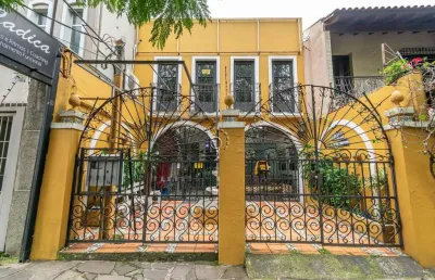 Casa comercial para alugar na rua general caldwell, 866, menino deus, porto alegre por r$ 8.000