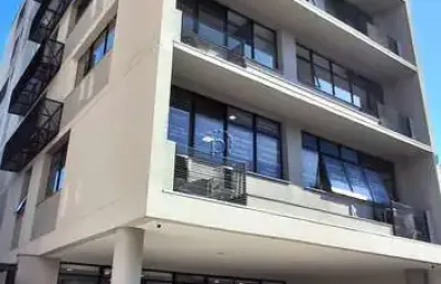 Sala comercial para alugar na avenida getúlio vargas, 769, menino deus, porto alegre por r$ 800