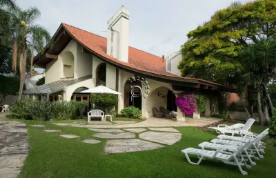 Casa comercial para alugar na rua sargento nicolau dias de farias, 250, tristeza, porto alegre por r$ 20.000