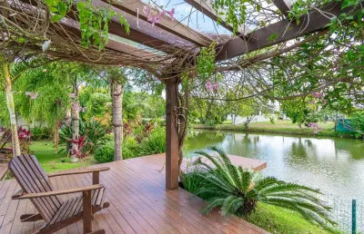 Casa em condomínio fechado com 4 quartos à venda na avenida juca batista, 8000, belém novo, porto alegre por r$ 2.700.000