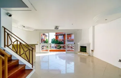 Casa em condomínio fechado com 3 quartos à venda na avenida guaíba, 4400, vila assunção, porto alegre por r$ 955.000