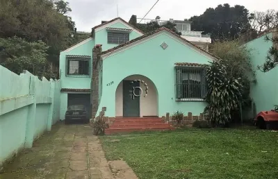 Casa com 3 quartos à venda na avenida guaíba, 4226, vila assunção, porto alegre por r$ 850.000