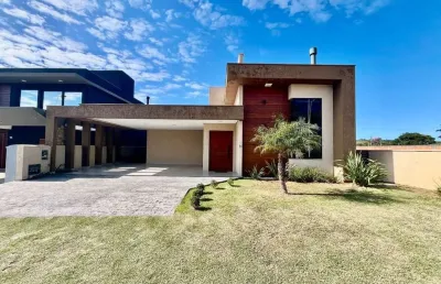 Casa térrea excelente para viver com qualidade e elegância!