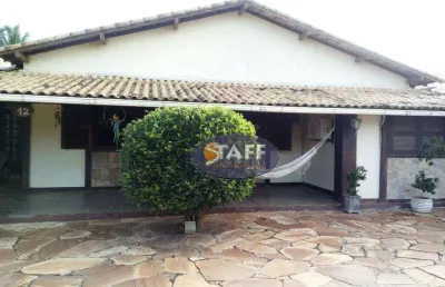 Maravilhosa casa de alto padrão com 4 quartos sendo 3 suítes dentro de condomínio do lado praia em unamar - cabo frio!