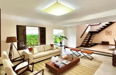 Casa vilas do atlântico — alameda fechada — 3 suítes   investimento: 1.290.000