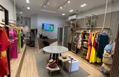 Vende-se ponto comercial e instalações para loja de confecção