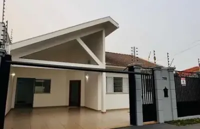 Casa com 3 quartos à venda na Rua Pioneira Luíza Davoglio Bortolatto, 788, Jardim Monte Rei, Maringá