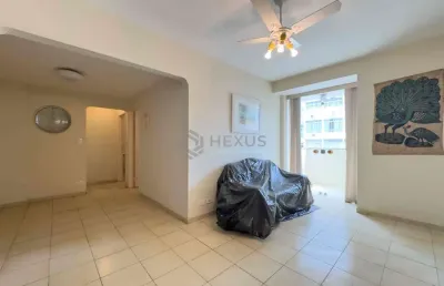 Apartamento com varanda e vista livre a uma quadra da praia das pitangueiras de 2 quartos (1 suíte)