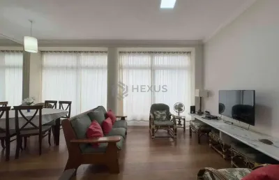 Apartamento com varanda na quadra mar da praia das pitangueiras, guaruja | hexus