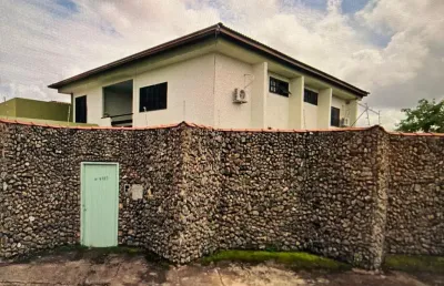 Excelente sobrado com 4 terrenos escriturados, um imóvel imponente, perfeito para quem busca espaço, conforto e lazer em uma única propriedade e ainda possui um terraço com vista ao mais lindo nascer 