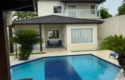 Linda casa para aluguel de 5 quartos sendo 4 suítes entre ipitanga e vilas.