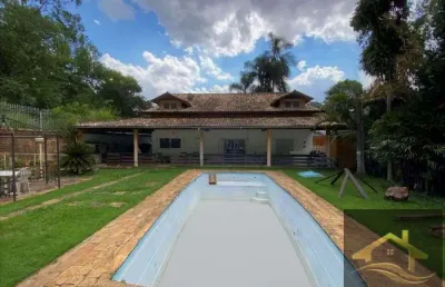 Locação fazendinha 4 dormts (3 suites), lazer e natureza