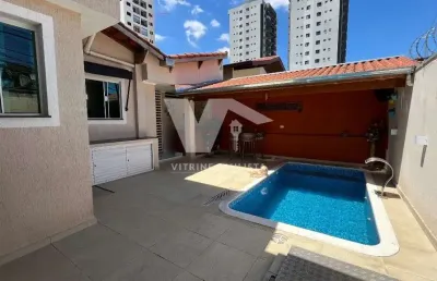 Casa à venda em itaquera com 3 quartos, 1 suíte e 2 vagas de garagem. imóvel totalmente mobiliado e com um amplo quintal para momentos de lazer.