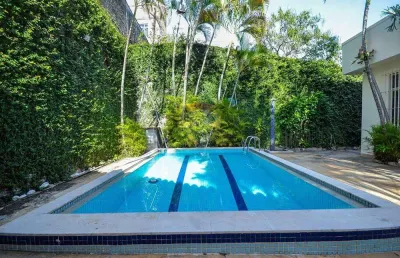 Vendo casa com 4 quartos ,suíte, piscina no jardim guanabara.