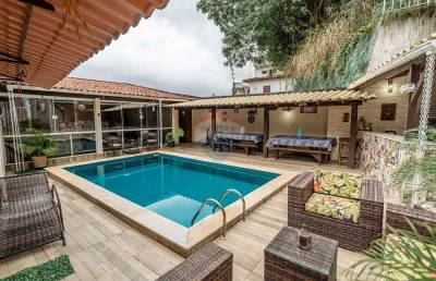 Casa à venda/350m²/5 quartos/3 suítes/piscina/área gourmet/elevador/3 vagas/r$1.390.000/jd. guanabara/rj