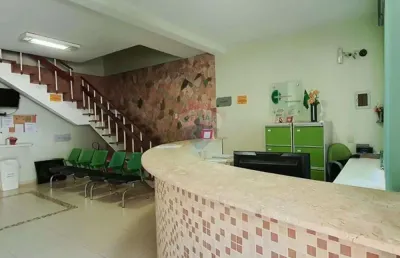 Ótima casa duplex que pode ser revertida para residencial no jardim guanabara, com edícula anexa