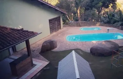 Linda chácara para locação na caceia, mairiporã - semi mobiliada , piscina e vista para a represa!