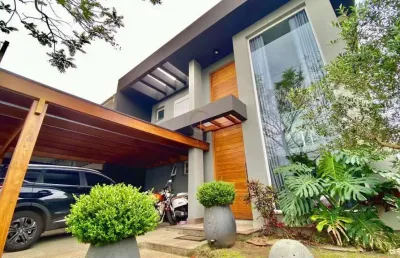 Sobrado com 3 dorm-suíte - piscina - terreno com 400 m²