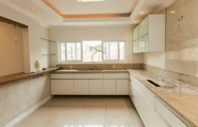 Sobrado 207m² privativos, 1 suíte, excelente localização, canoas/rs.
