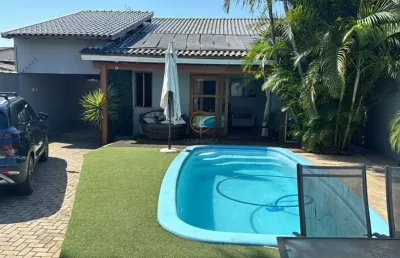 Casa de 2 dormitórios e sobrado de 2 dormitórios no bairro niterói