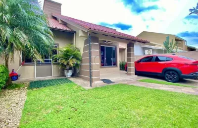 Casa com com 3 dorm-suíte - piscina - no moinhos de vento