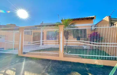 Casa térrea com dois dormitórios no moinhos de vento