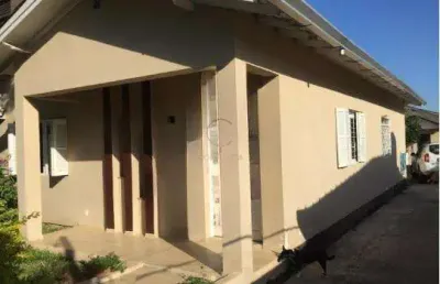 Casa térrea com 02 dormitórios no nossa senhora das graças em canoas