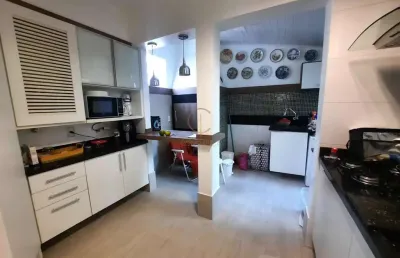 Casa em condomínio com 3 dormitórios,  centro de  canoas/rs.