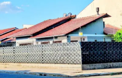 Casa térrea de 03 dormitórios com 01 vaga coberta no bairro fatima