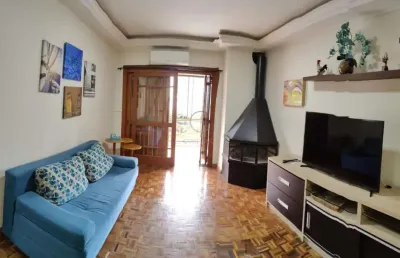 Apartamento com 02 dormitórios, no centro, em canela/rs
